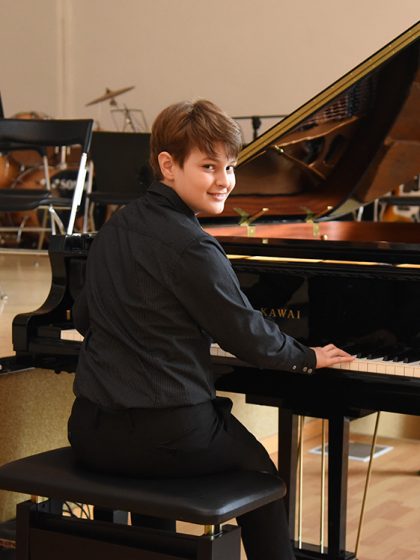 Trinaestogodišnji pijanist Omar Halilović osvaja prva mjesta na takmičenjima