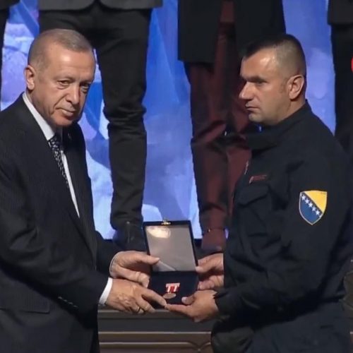 Turska: Medalje za spasioce za istaknutu žrtvu i zalaganje u pomoći nakon zemljotresa