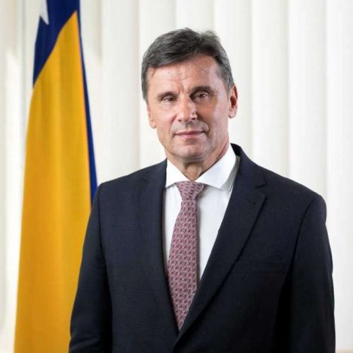 Novalić: S pozicije premijera Federacije radim apolitično, u interesu svih građana FBiH