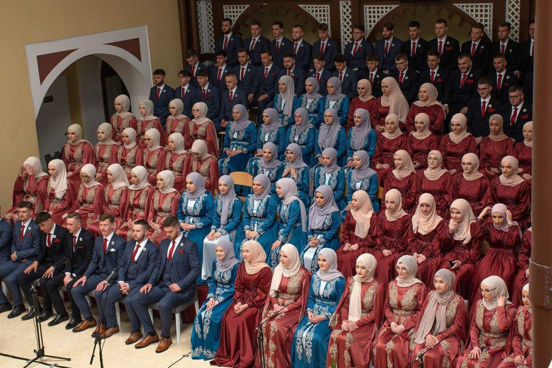 U Elči Ibrahim-pašinoj medresi održana Svečana akademija i defile 256. generacije maturanata