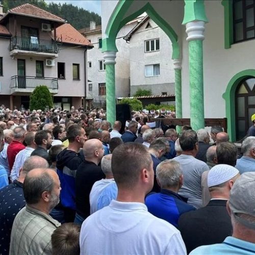 U Priboju klanjana dženaza i obavljen ukop ubijenog mladića Ervina Ćelahmetovića