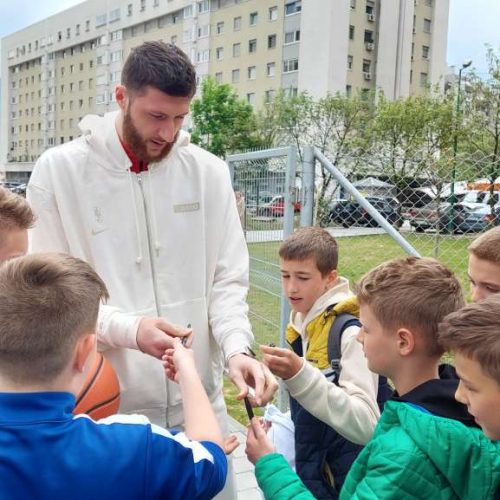 Otvoreno košarkaško igralište koje je mladima Tuzle poklonio Jusuf Nurkić