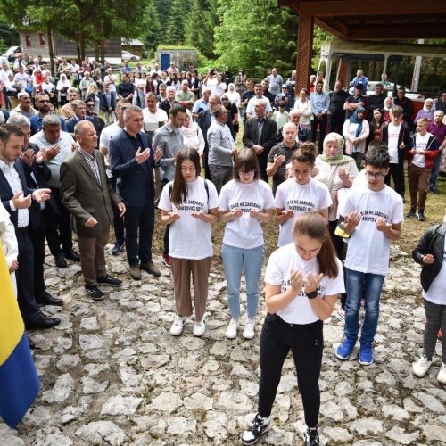 Bolna sjećanja na stanovnike Ahatovića i Dobroševića ubijene u autobusu u Sokolini ne blijede