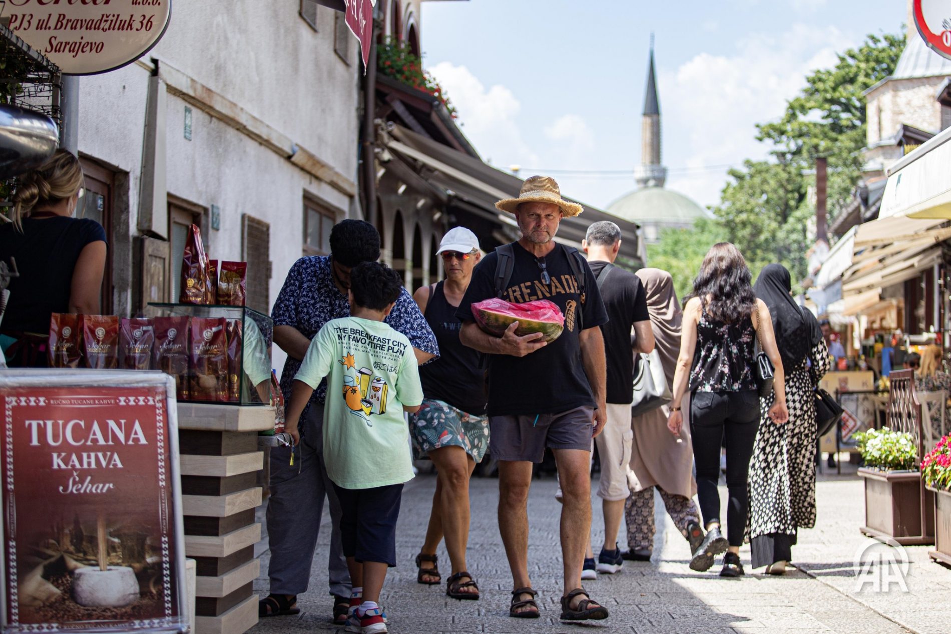 FOTO Građani i turisti preplavili ulice Sarajeva