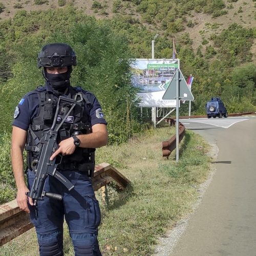 Policija Kosova ubila više napadača, ostali pod opsadom