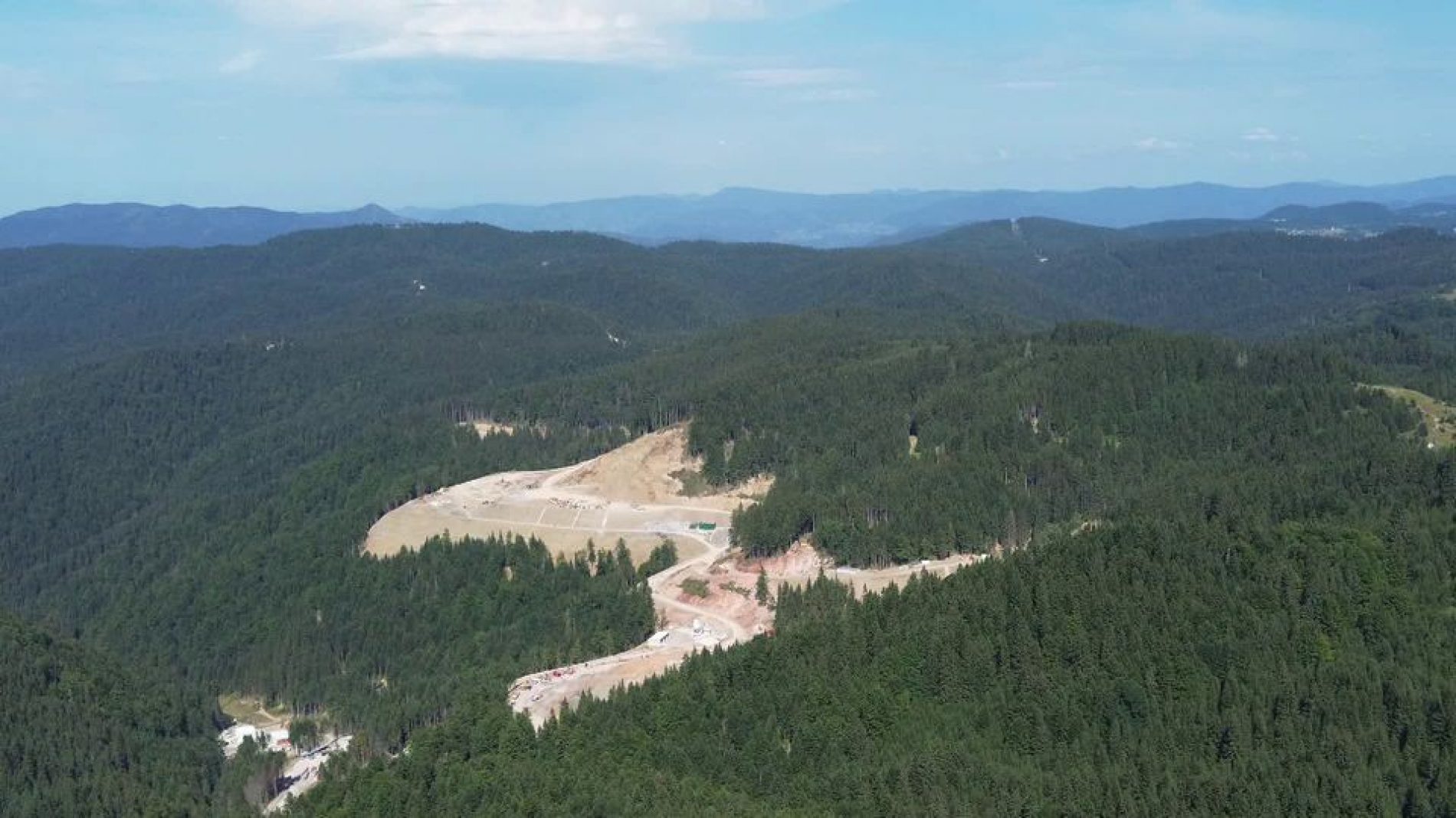 U toku završne pripreme za početak proizvodnje u rudniku u Varešu, istovremeno Bosni i Hercegovini naloženo da zaustavi eksploataciju ruda