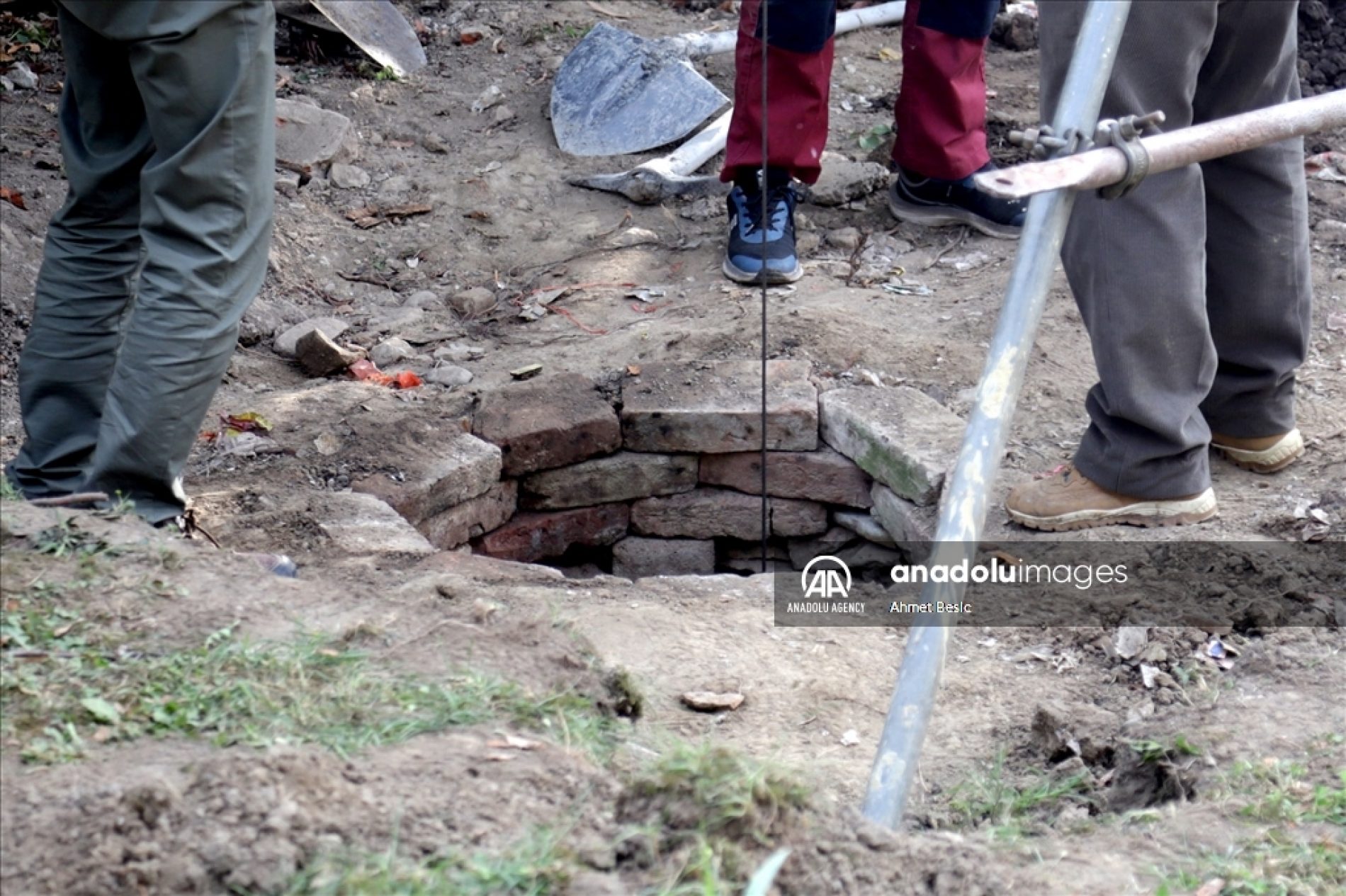 Informaciju dala vlasnica parcele: U Brčkom se pretražuje bunar, moguće da krije posmrtne ostatke žrtava rata
