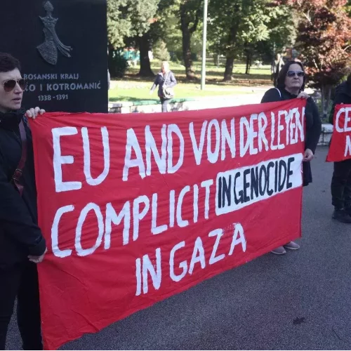 Ursulu von der Leyen dočekala poruka: EU je saučesnik u genocidu u Gazi