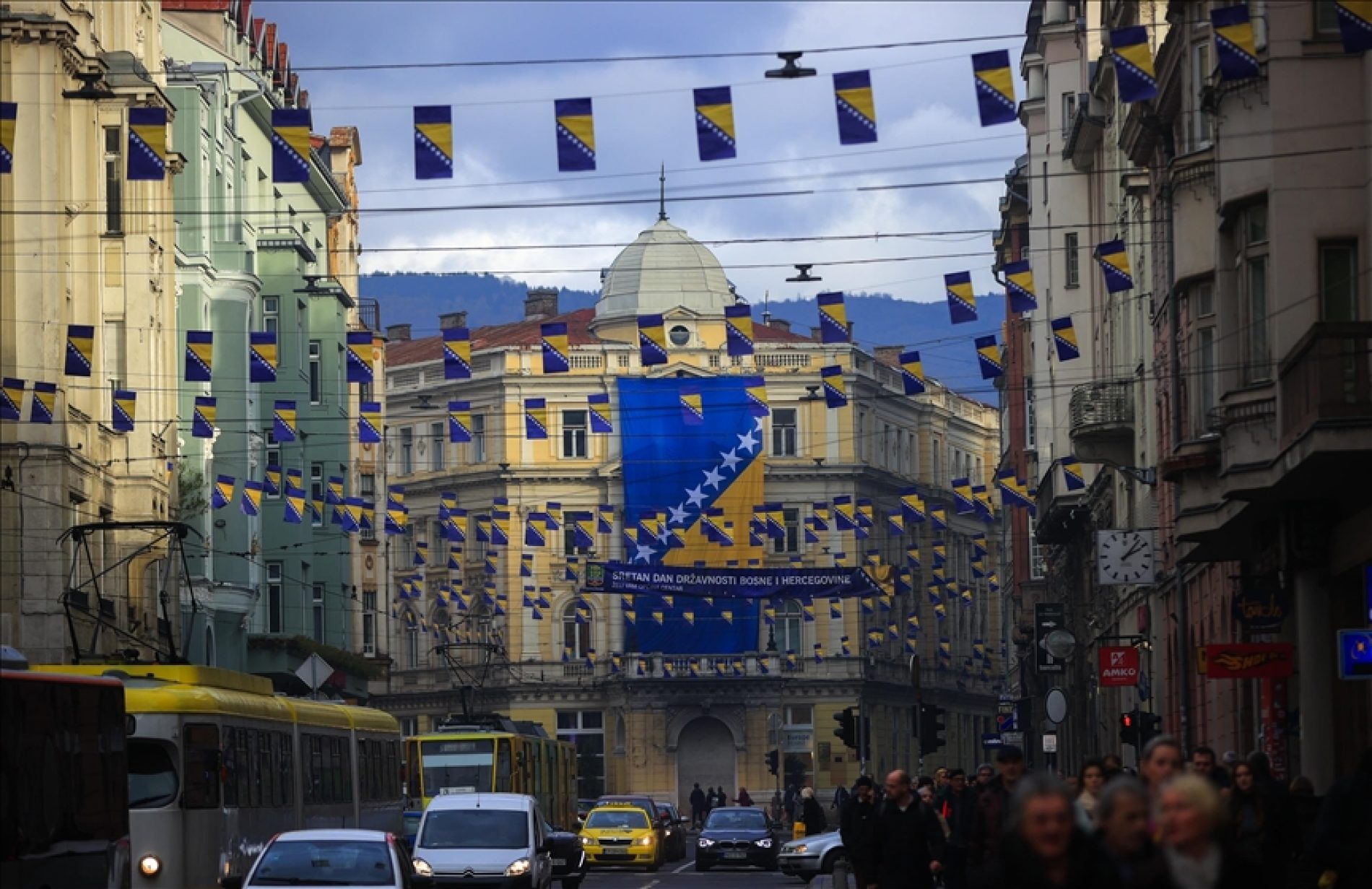 Sarajevo u prazničnom ruhu uoči Dana državnosti Bosne i Hercegovine