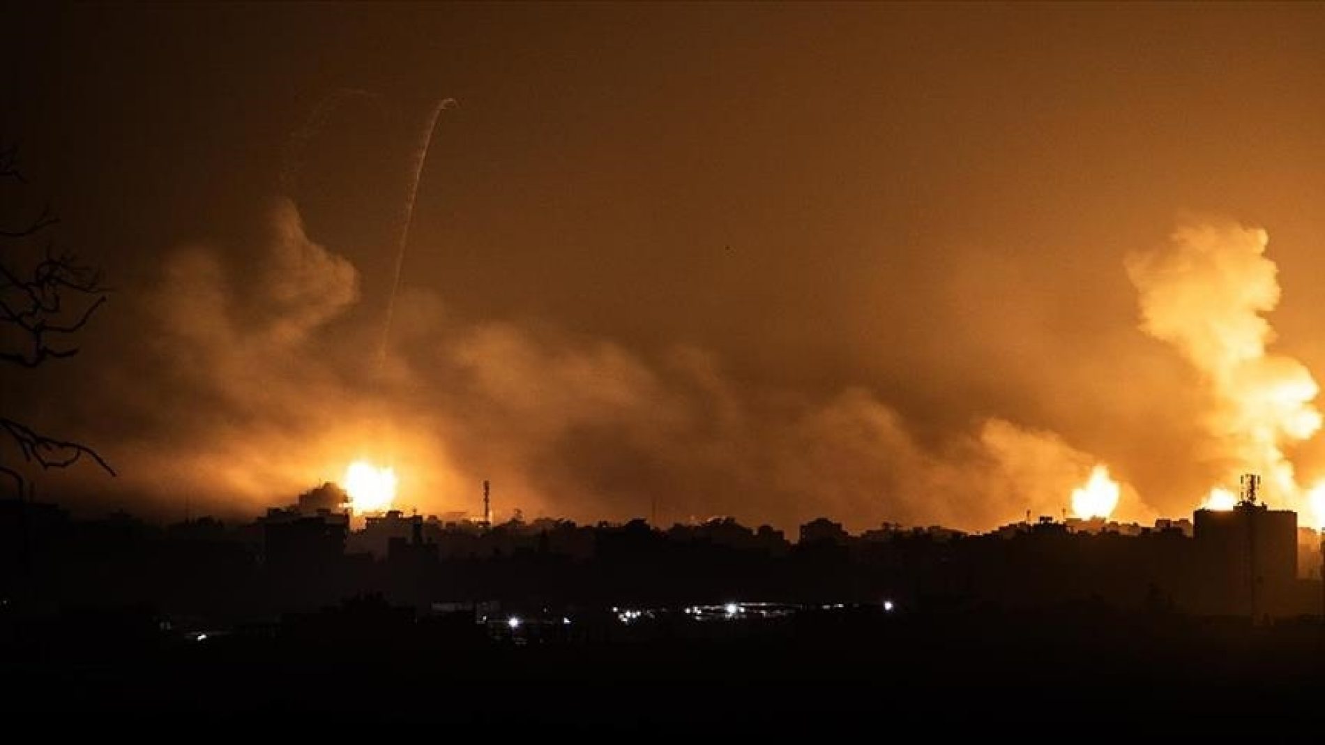 Izrael bombardovao izbjeglički kamp Al-Shati u Gazi, u potpunosti uništen stambeni blok