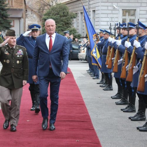 Ministar odbrane BiH Helez primio vrhovnog komandanta NATO snaga za Evropu generala Cavolija