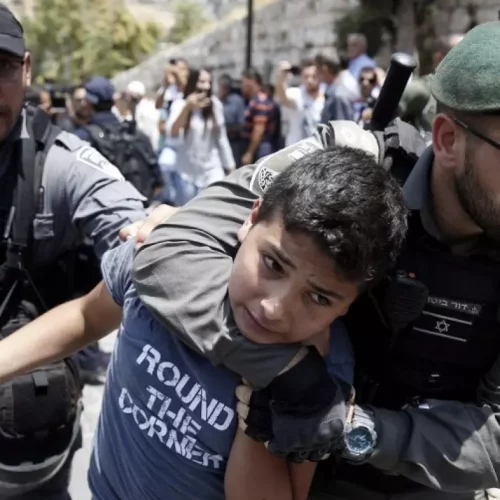 Zašto Izrael može nekažnjeno mučiti zatočenu palestinsku djecu