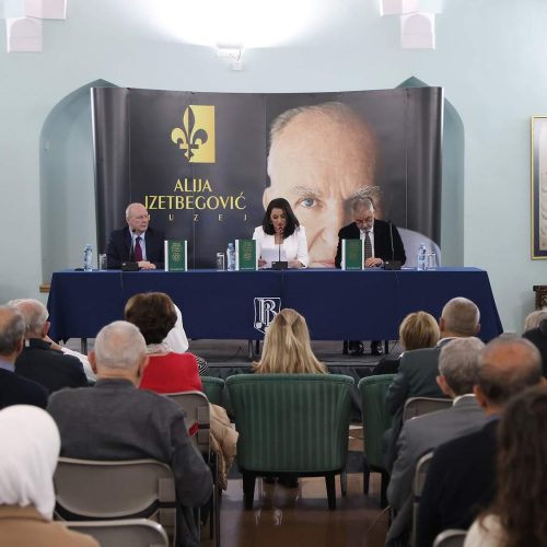 Sarajevo: Razgovor o knjizi “Islam između Istoka i Zapada” Alije Izetbegovića