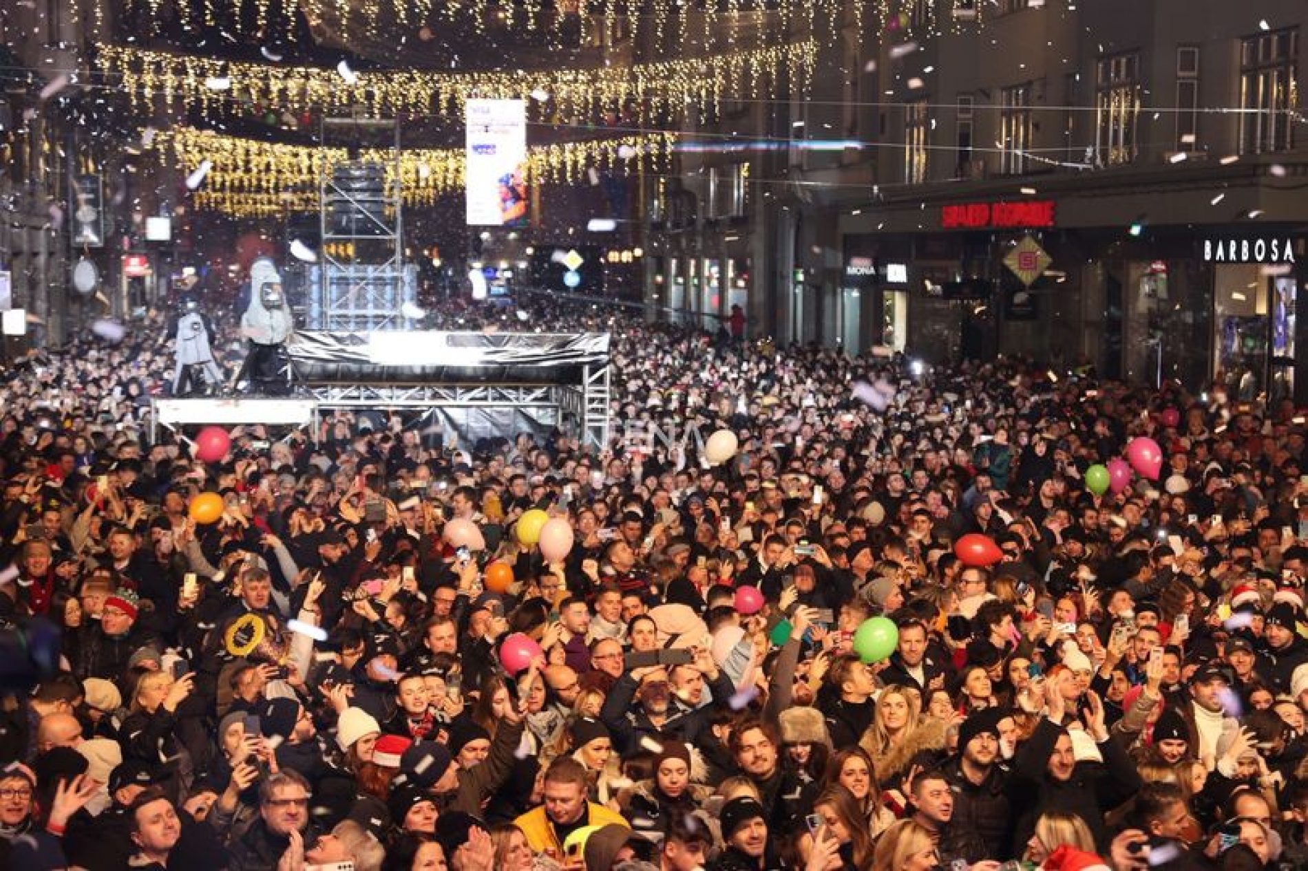 Javni doček Nove godine u Sarajevu bez incidenata, program pratilo oko 30.000 ljudi