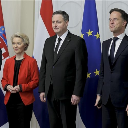 Diplomatski cirkus u režiji zvanične delegacije Evropske unije