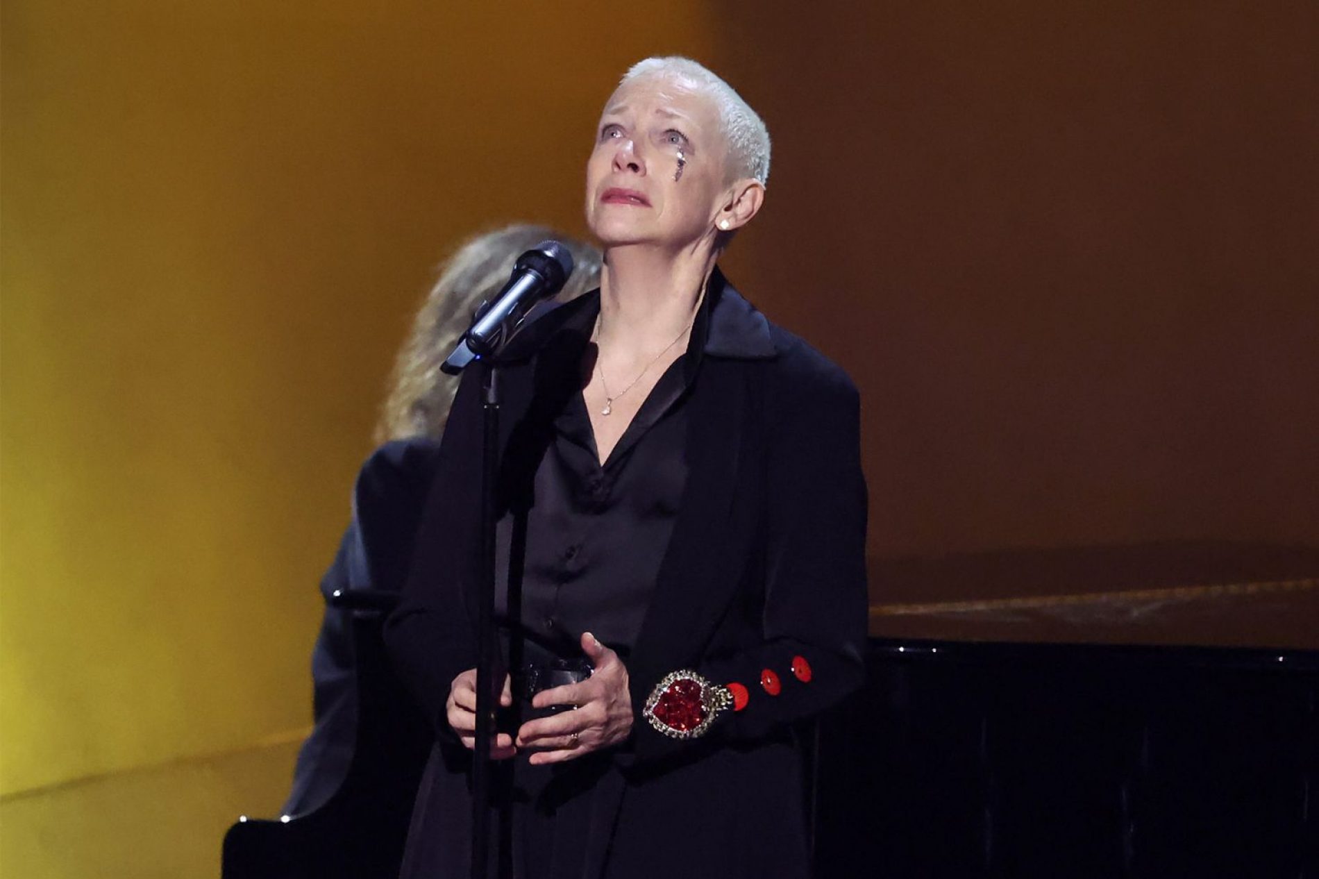 Annie Lennox: Slomljeno mi je srce zbog svih koji su bili žrtve ove tragedije koja se stalno razvija