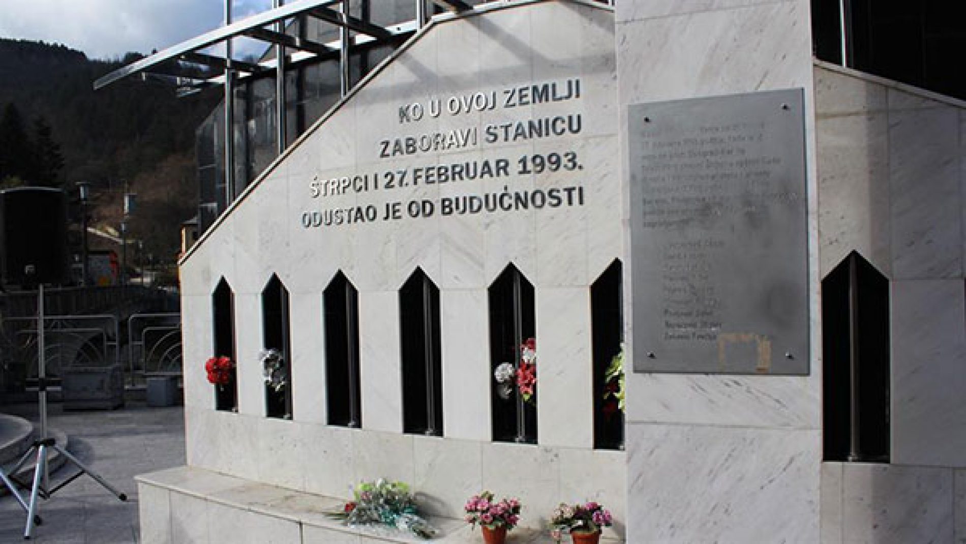‘Zločin u Štrpcima, bio je okidač zbog kojeg sam napustila onu raspalu ruinu koja se još zvala Jugoslavija’