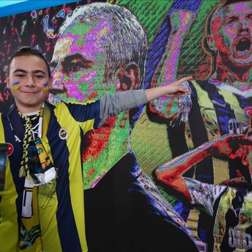Sakupljao pomoć žrtvama zemljotresa: Dječak Benjamin iz Sarajeva gost na utakmici Fenerbahcea u Istanbulu