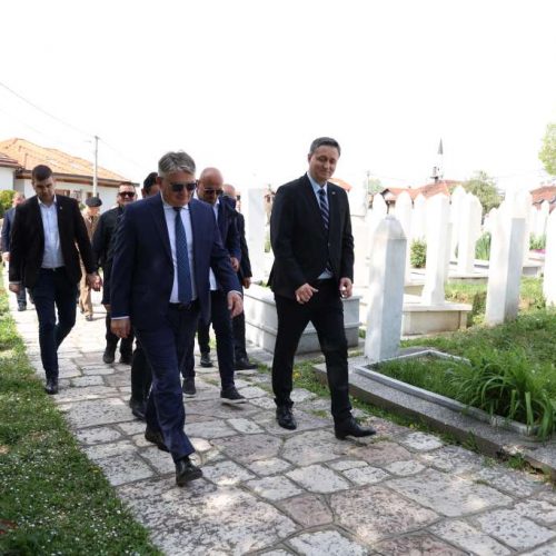 Bećirović i Komšić idu u New York povodom najave usvajanja rezolucije o genocidu u Srebrenici