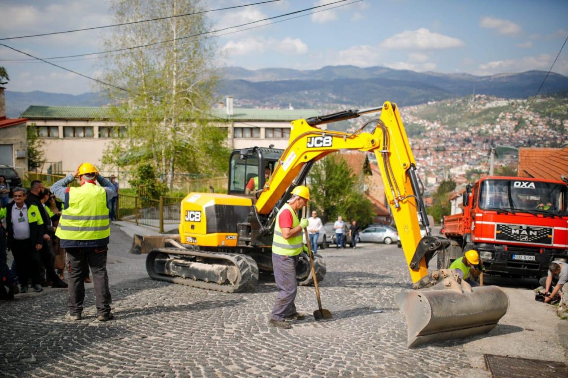 Sarajevski Stari Grad: Načelnik Čengić u akciji – asfalt umjesto tradicionalne kaldrme