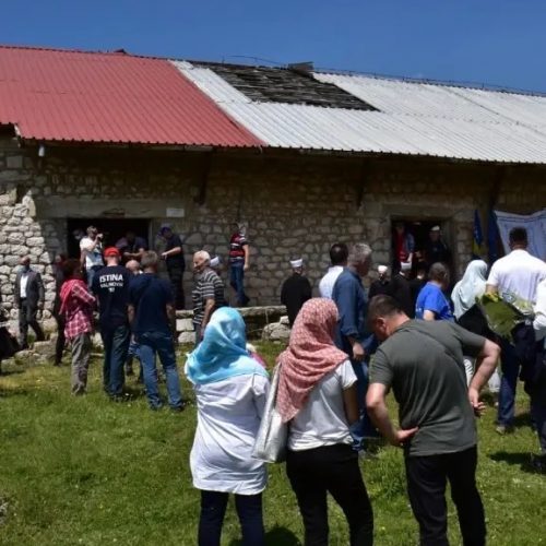 Obilježena 32. godišnjica stradanja bošnjačkih civila u Kalinoviku