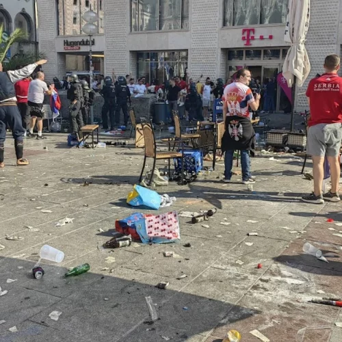 Navijači Srbije sukobili se s policijom u Minhenu